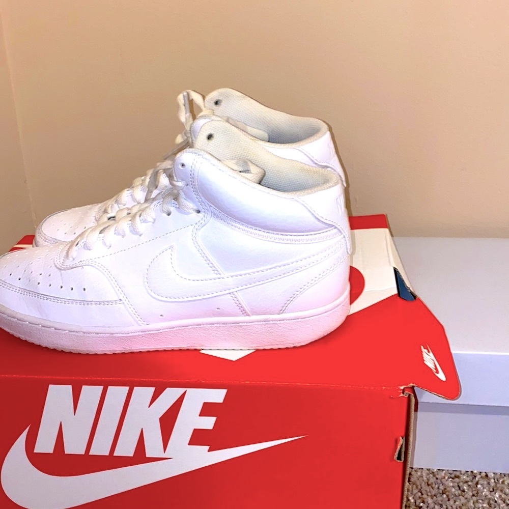 Nikes Shoes